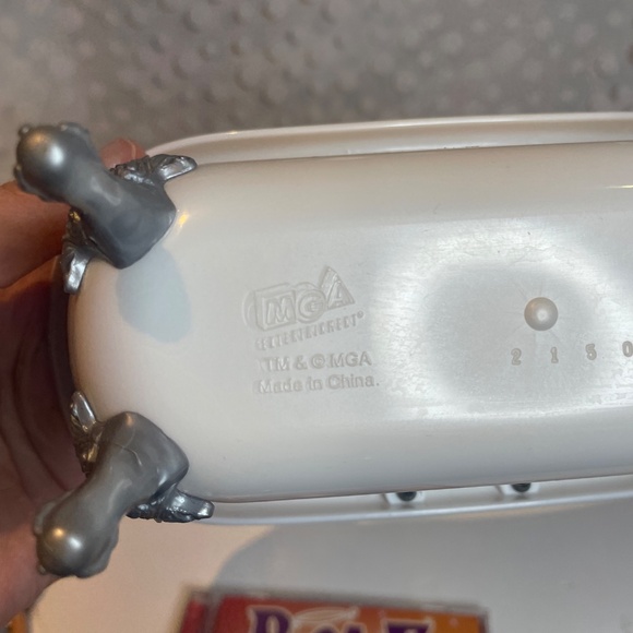 Bratz World House 🛁Bath tub with Yasmin doll bundle - Picture 11 of 16